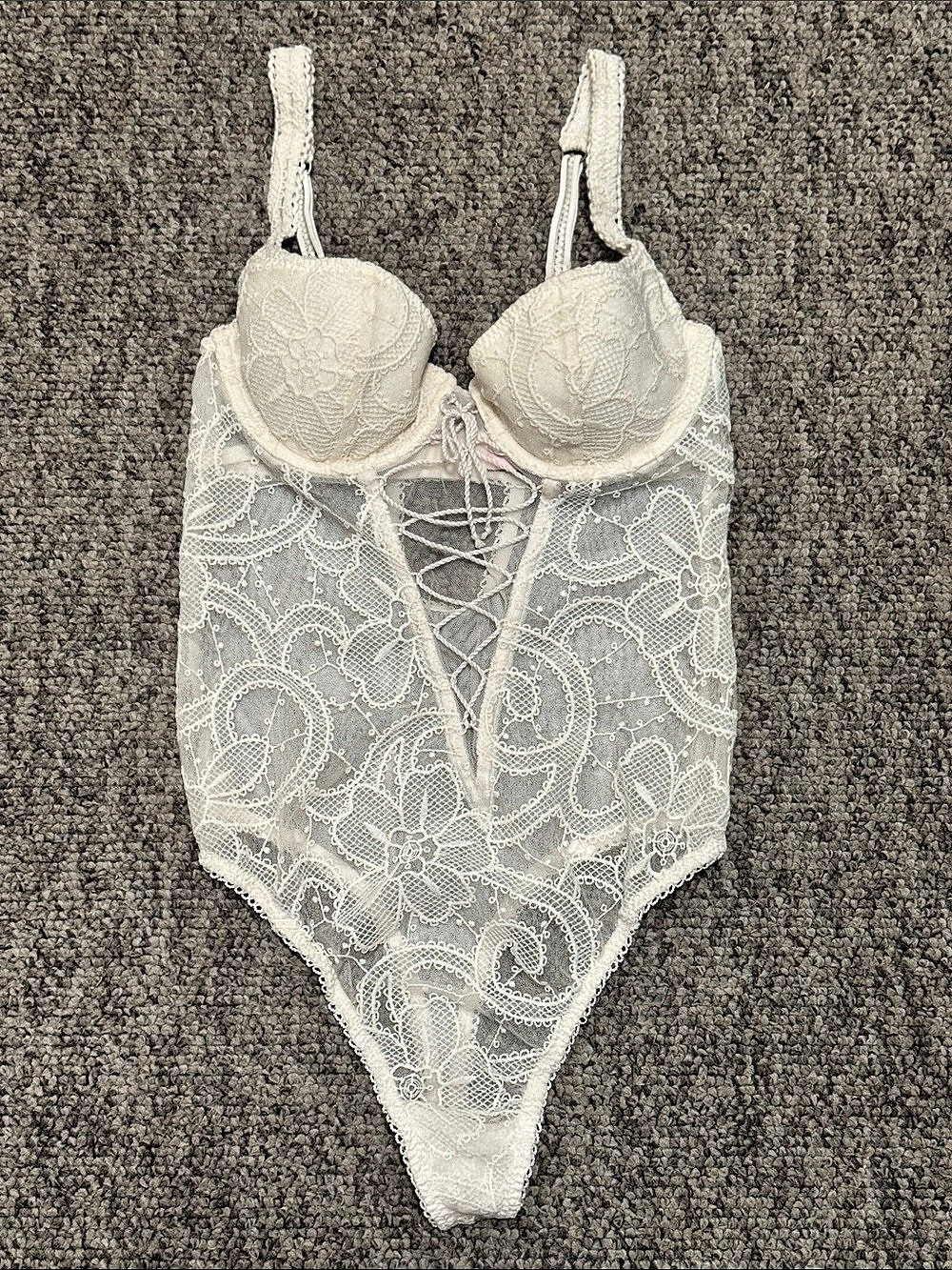 Victoria's Secret Very Sexy Rose Lace Push-Up Teddy Bra White 34B